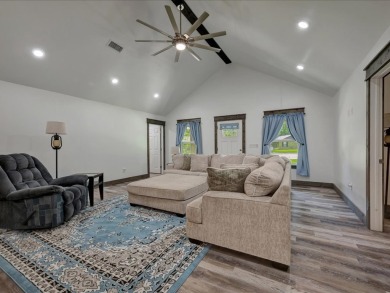 Charming Move-In Ready Home in the Heart of Diboll! on Neches Pines Golf Course in Texas - for sale on GolfHomes.com, golf home, golf lot