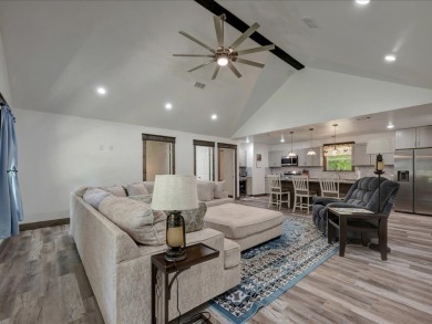 Charming Move-In Ready Home in the Heart of Diboll! on Neches Pines Golf Course in Texas - for sale on GolfHomes.com, golf home, golf lot