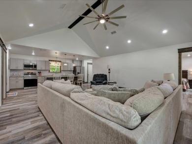 Charming Move-In Ready Home in the Heart of Diboll! on Neches Pines Golf Course in Texas - for sale on GolfHomes.com, golf home, golf lot