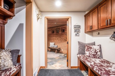 Welcome to the one-of-a-kind Villa Vista Lodge in on Sierra Star Golf Course in California - for sale on GolfHomes.com, golf home, golf lot