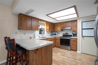 This impeccably maintained 2-bedroom, 2-bath, 2-car garage home on Inverness Golf and Country Club in Florida - for sale on GolfHomes.com, golf home, golf lot