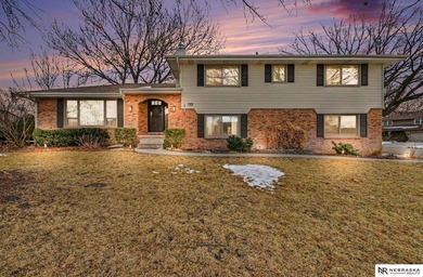 Lori Ringle, M: , loriringle,   - Rare opportunity on the 16th on Oak Hills Country Club in Nebraska - for sale on GolfHomes.com, golf home, golf lot