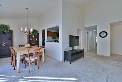 Beautiful, move in condition condominium in popular Rob Roy on Rob Roy Golf Club in Illinois - for sale on GolfHomes.com, golf home, golf lot