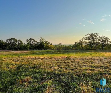 Discover an unparalleled opportunity to build your custom home on Willow Run Golf Course in South Dakota - for sale on GolfHomes.com, golf home, golf lot