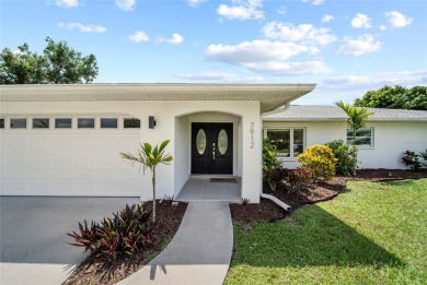 Under contract-accepting backup offers. One or more photo(s) has on Palm Aire Country Club of Sarasota in Florida - for sale on GolfHomes.com, golf home, golf lot