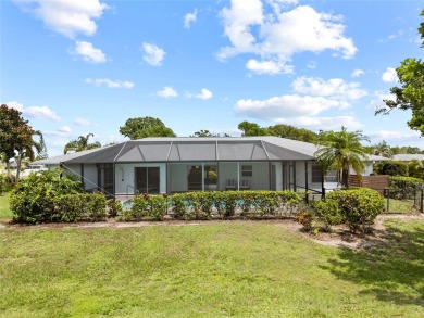 Under contract-accepting backup offers. One or more photo(s) has on Palm Aire Country Club of Sarasota in Florida - for sale on GolfHomes.com, golf home, golf lot