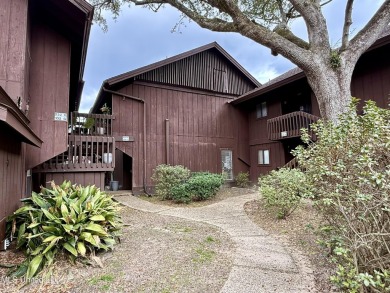 GREAT PRICE!! Very nice 1 bedroom condo in Molokai Village. Just on Diamondhead Country Club in Mississippi - for sale on GolfHomes.com, golf home, golf lot