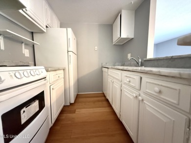 GREAT PRICE!! Very nice 1 bedroom condo in Molokai Village. Just on Diamondhead Country Club in Mississippi - for sale on GolfHomes.com, golf home, golf lot
