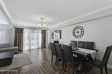 Beautifully maintained 2-bedroom townhouse-style condo with a on Raintree Golf Course in New Jersey - for sale on GolfHomes.com, golf home, golf lot