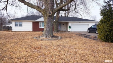 Welcome to this charming 2 Bedroom Ranch you've been waiting for on Saukie Municipal Golf Course in Illinois - for sale on GolfHomes.com, golf home, golf lot