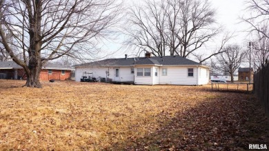 Welcome to this charming 2 Bedroom Ranch you've been waiting for on Saukie Municipal Golf Course in Illinois - for sale on GolfHomes.com, golf home, golf lot