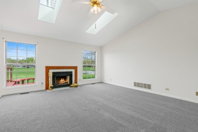 This is the perfect ranch in the perfect location that you've on Streamwood Oaks Golf Club in Illinois - for sale on GolfHomes.com, golf home, golf lot