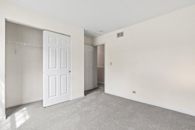 This is the perfect ranch in the perfect location that you've on Streamwood Oaks Golf Club in Illinois - for sale on GolfHomes.com, golf home, golf lot