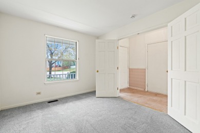 This is the perfect ranch in the perfect location that you've on Streamwood Oaks Golf Club in Illinois - for sale on GolfHomes.com, golf home, golf lot