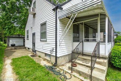 **WOW 800+ SQ FT 3 BEDROOM, 1 BATH BUNGALOW IN DETROIT**NICE on Detroit Golf Club  in Michigan - for sale on GolfHomes.com, golf home, golf lot