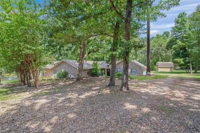 3BR-3BA + 2 Living Areas in Gated Holly Lake Ranch. Close to the on Holly Lake Ranch Golf Club in Texas - for sale on GolfHomes.com, golf home, golf lot