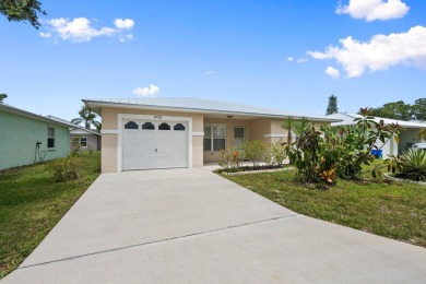 Charming 2-Bed, 2-Bath CBS Home in Spanish Lakes Fairways - Pet on Spanish Lakes Fairways in Florida - for sale on GolfHomes.com, golf home, golf lot