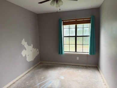Fixer-Upper Opportunity in Golf Course Community - 4 Bed, 2.5 on Woodland Hills Golf Club in Texas - for sale on GolfHomes.com, golf home, golf lot