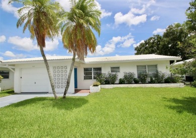 **MAINLANDS OF TAMARAC BY THE GULF SHOWPLACE** Beautifully on Mainlands Golf Club in Florida - for sale on GolfHomes.com, golf home, golf lot