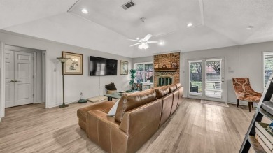 Charming and well-maintained 3 bed, 2 bath home located in the on Pecan Plantation Country Club in Texas - for sale on GolfHomes.com, golf home, golf lot