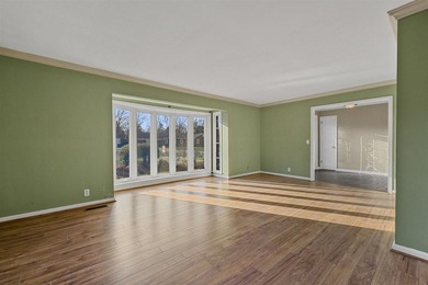 Investor Special! Spacious home located just minutes from the on Franklin Country Club in Kentucky - for sale on GolfHomes.com, golf home, golf lot