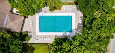 Beautifully maintained 3 bed 2 bath corner unit condo in on Oaks Country Club in Florida - for sale on GolfHomes.com, golf home, golf lot