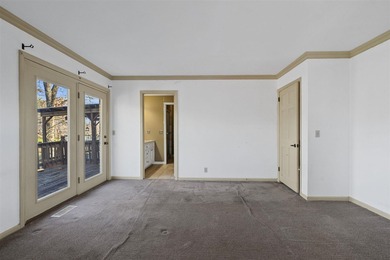 Investor Special! Spacious home located just minutes from the on Franklin Country Club in Kentucky - for sale on GolfHomes.com, golf home, golf lot