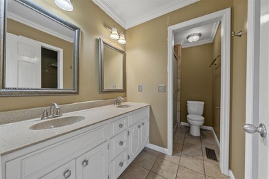 Investor Special! Spacious home located just minutes from the on Franklin Country Club in Kentucky - for sale on GolfHomes.com, golf home, golf lot