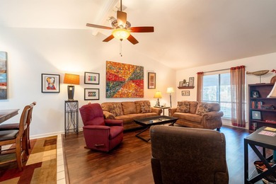 Eden Isle Orchards Condo - COMPLETELY FURNISHED, spotless and on Red Apple Inn and Country Club in Arkansas - for sale on GolfHomes.com, golf home, golf lot