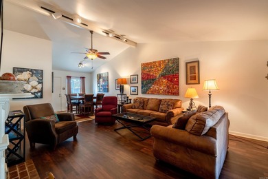 Eden Isle Orchards Condo - COMPLETELY FURNISHED, spotless and on Red Apple Inn and Country Club in Arkansas - for sale on GolfHomes.com, golf home, golf lot