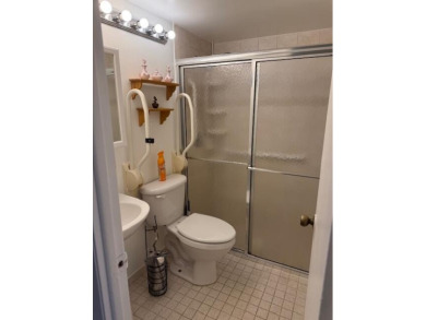 Great opportunity to own this cute condo in Sunrise Lakes on Sunrise Lakes Phase III in Florida - for sale on GolfHomes.com, golf home, golf lot