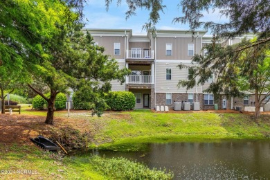Fantastic opportunity to own this attractive 2-bedroom on South Harbour Golf Links in North Carolina - for sale on GolfHomes.com, golf home, golf lot