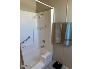 Great Winter getaway ! This home is move in ready. Quartz on Sun Lakes Country Club in Arizona - for sale on GolfHomes.com, golf home, golf lot