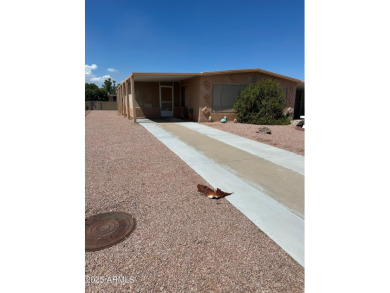 Great Winter getaway ! This home is move in ready. Quartz on Sun Lakes Country Club in Arizona - for sale on GolfHomes.com, golf home, golf lot