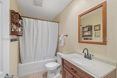3 BD 3BTH home with soaring 20' cathedral ceilings on Dolphin Head Golf Club in South Carolina - for sale on GolfHomes.com, golf home, golf lot