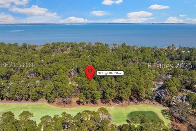3 BD 3BTH home with soaring 20' cathedral ceilings on Dolphin Head Golf Club in South Carolina - for sale on GolfHomes.com, golf home, golf lot