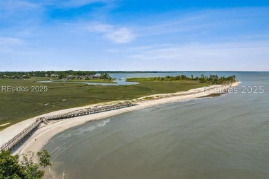 3 BD 3BTH home with soaring 20' cathedral ceilings on Dolphin Head Golf Club in South Carolina - for sale on GolfHomes.com, golf home, golf lot