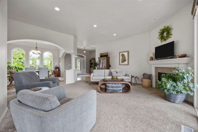 936 Willow Lane is a 5-bedroom, 3-bathroom home located in on Hillcrest Country Club in Iowa - for sale on GolfHomes.com, golf home, golf lot