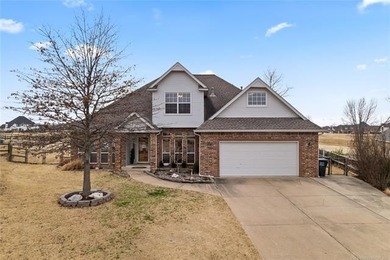 Desirable Golf Course Living!This spacious, well-maintained 3+ on Bailey Ranch Golf Club in Oklahoma - for sale on GolfHomes.com, golf home, golf lot