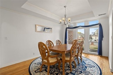 Desirable Golf Course Living!This spacious, well-maintained 3+ on Bailey Ranch Golf Club in Oklahoma - for sale on GolfHomes.com, golf home, golf lot