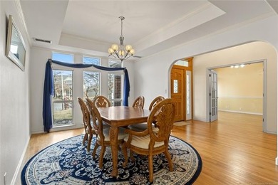 Desirable Golf Course Living!This spacious, well-maintained 3+ on Bailey Ranch Golf Club in Oklahoma - for sale on GolfHomes.com, golf home, golf lot