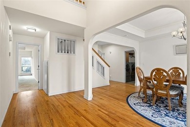 Desirable Golf Course Living!This spacious, well-maintained 3+ on Bailey Ranch Golf Club in Oklahoma - for sale on GolfHomes.com, golf home, golf lot