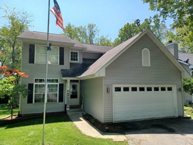 Beautiful 2 story home in Candlewick Lake on a wooded lot with on Savannah Oaks Golf Club of Candlewick Lake in Illinois - for sale on GolfHomes.com, golf home, golf lot