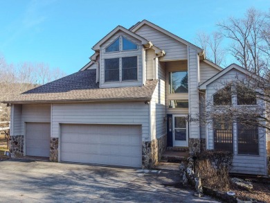 Welcome to this stunning 3-bedroom, 3.5-bathroom home situated on Lake Haven Golf and Country Club in Tennessee - for sale on GolfHomes.com, golf home, golf lot