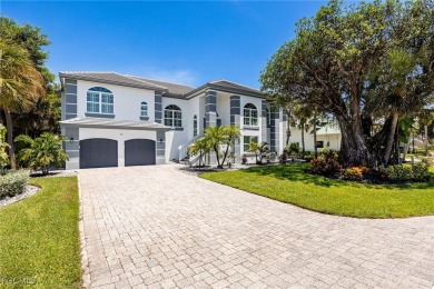 VACATION AND LIVE THE LUXURIOUS TROPICAL ISLAND LIFE WITHOUT on Beachview Golf Club in Florida - for sale on GolfHomes.com, golf home, golf lot