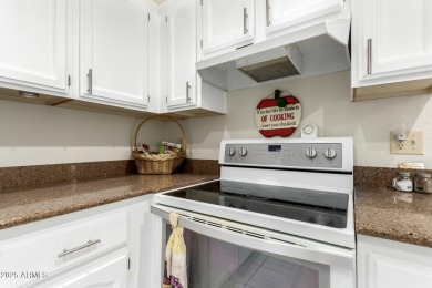 This spacious Sun Lakes move-in ready homeand has a wonderful on Cottonwood Country Club in Arizona - for sale on GolfHomes.com, golf home, golf lot