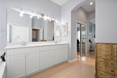 Charming Single-Family Home - This well-maintained 3-bedroom on Monarch Country Club in Florida - for sale on GolfHomes.com, golf home, golf lot