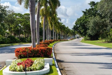 Charming Single-Family Home - This well-maintained 3-bedroom on Monarch Country Club in Florida - for sale on GolfHomes.com, golf home, golf lot