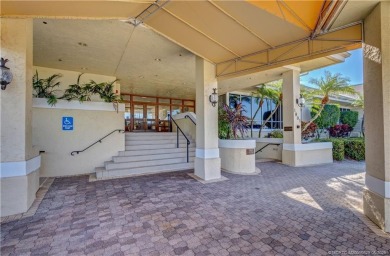 Charming Single-Family Home - This well-maintained 3-bedroom on Monarch Country Club in Florida - for sale on GolfHomes.com, golf home, golf lot