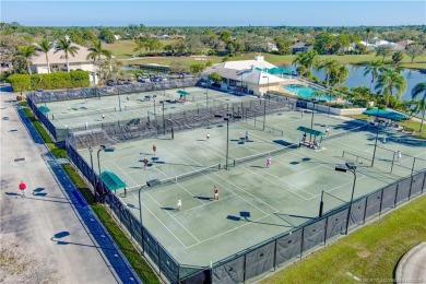 Charming Single-Family Home - This well-maintained 3-bedroom on Monarch Country Club in Florida - for sale on GolfHomes.com, golf home, golf lot